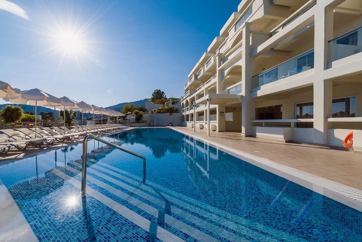 Hotel s bazénem