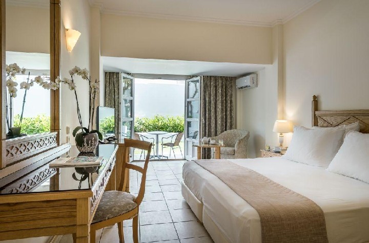 MITSIS PETIT PALAIS – fotka 3