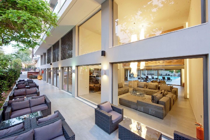 Oktober Downtown Boutique – fotka 2