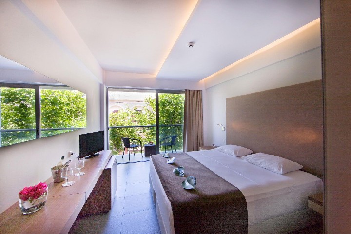 Oktober Downtown Boutique – fotka 4