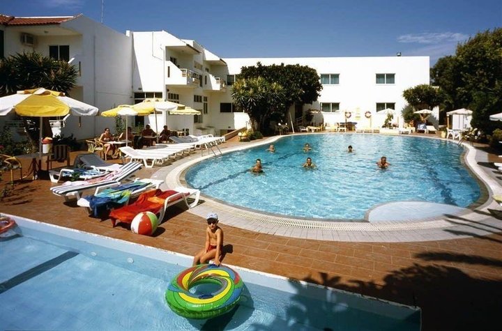 Hotel s bazénem