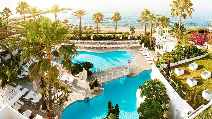 Sea Grill Beach Front Swimming Pool