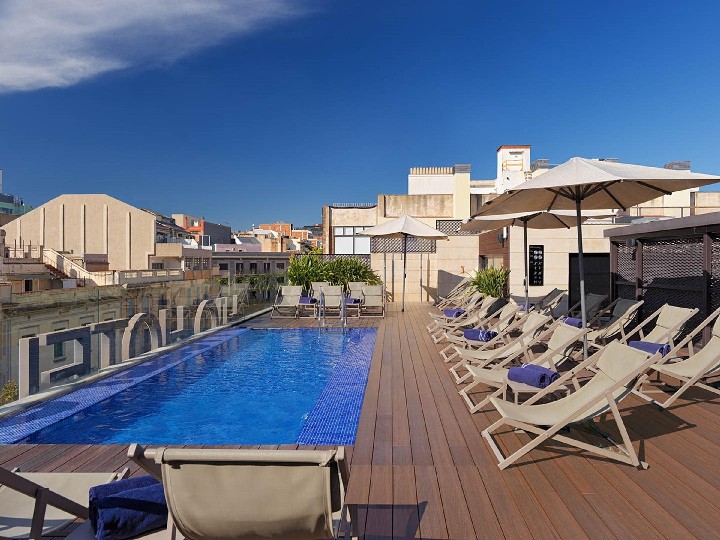 Hotel s bazénem 