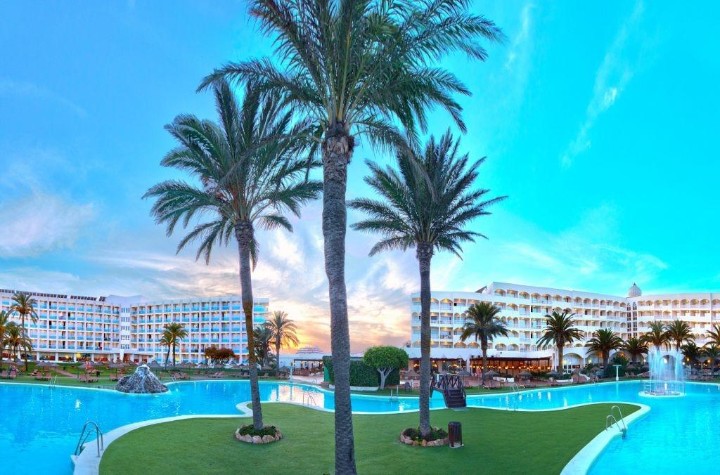 Hotel medencével