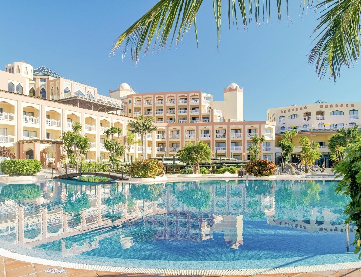 Hotel s bazénem