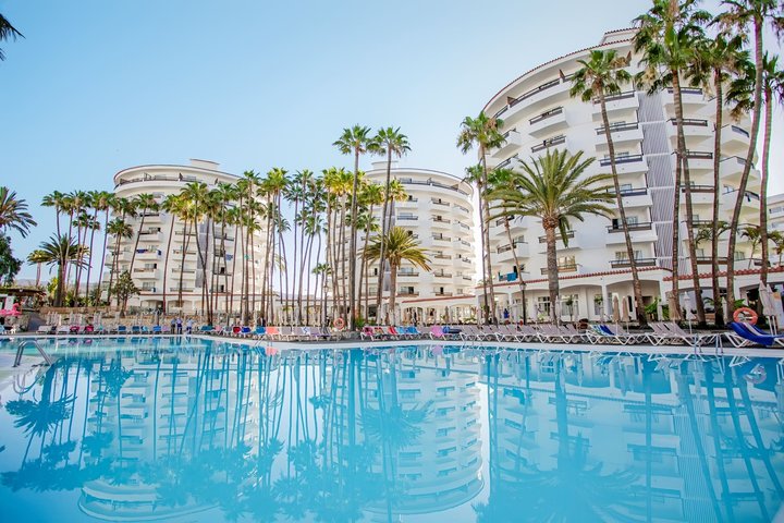 Hotel s bazénem