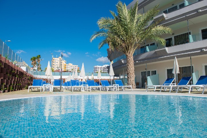 Hotel s bazénem