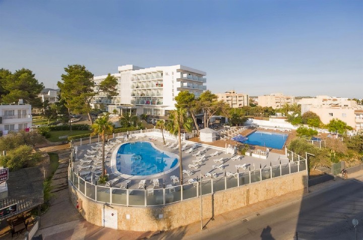 Hotel s bazénem
