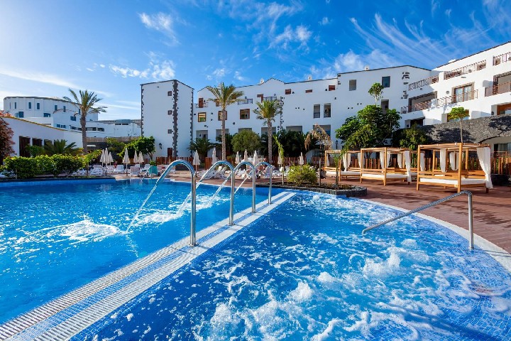 Hotel s bazénem 