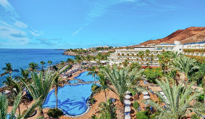 Hotel s bazénem