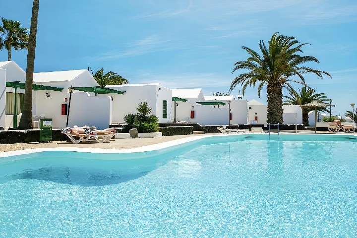 Hotel s bazénem
