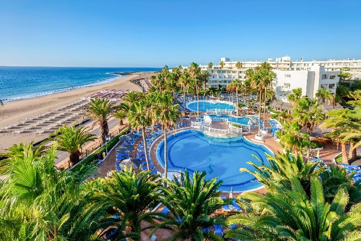 Hotel s bazénem