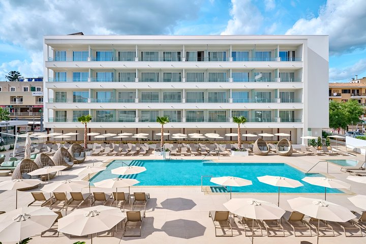 Hotel s bazénem
