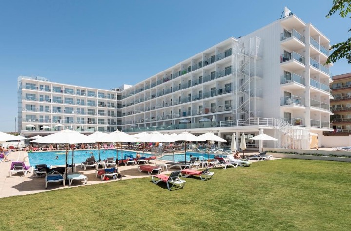 Hotel medencével