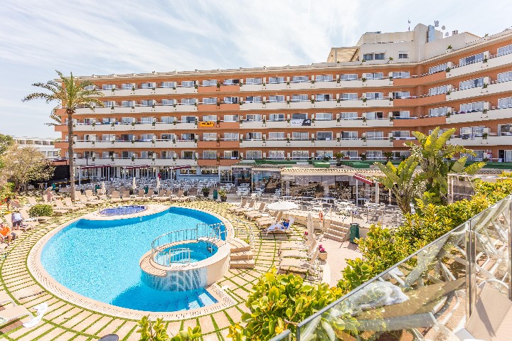 Hotel s bazénem