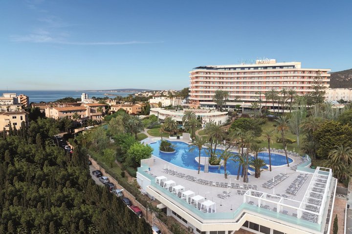 Hotel a okolí