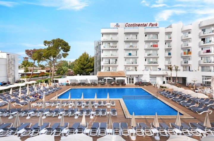 Hotel medencével