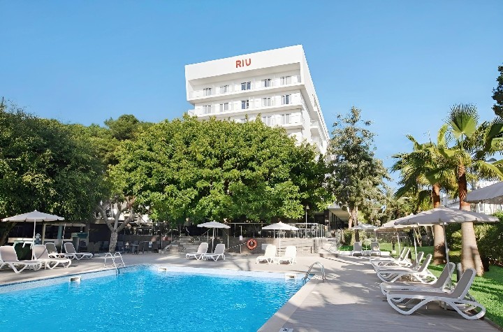 Hotel s bazénom