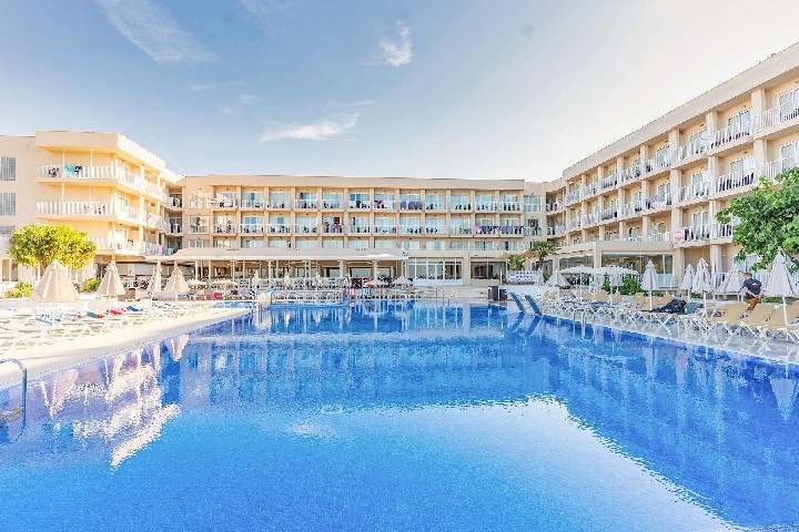 Hotel s bazénem