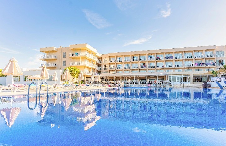 Hotel s bazénem