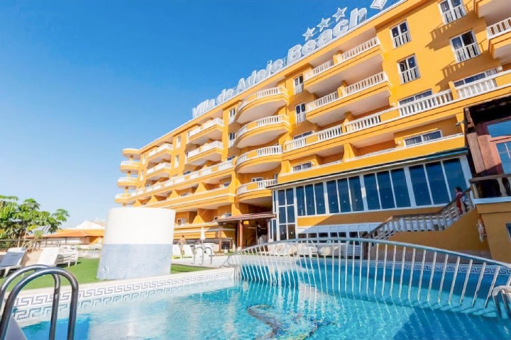 Hotel s bazénem