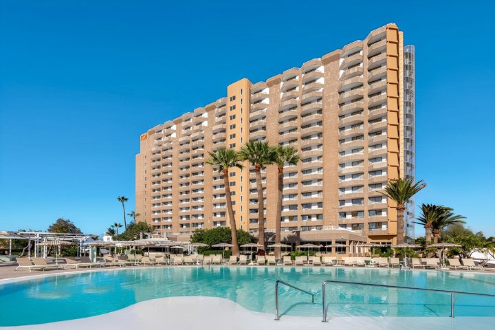 Hotel s bazénem