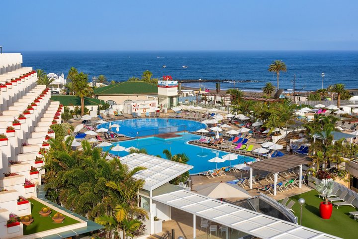 Hotel s bazénem