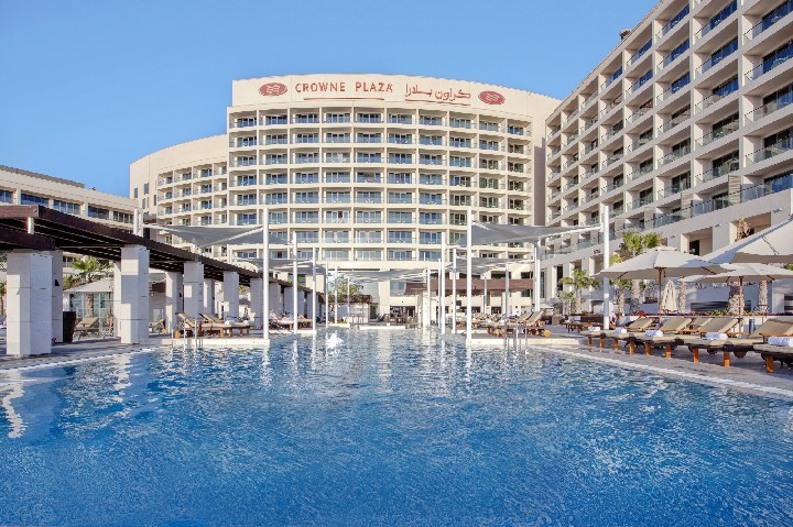 Hotel s bazénem