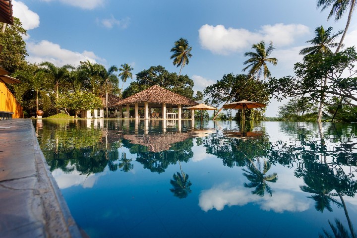 Hotel s bazénem 