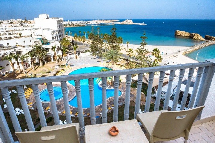 Delphin Habib – fotka 3