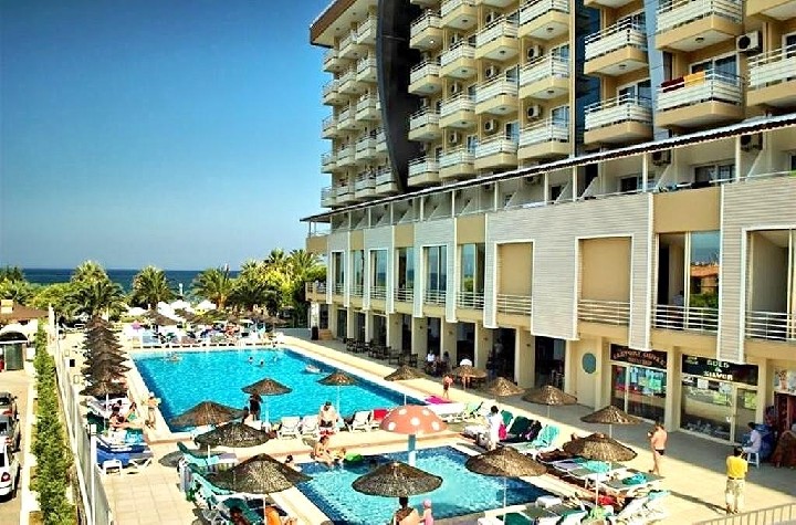 Hotel s bazénem
