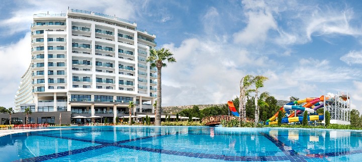 Hotel s bazénem