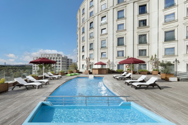 Hotel s bazénem