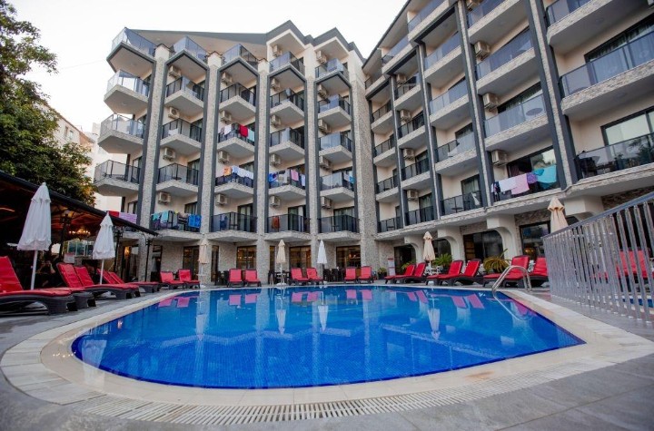 Hotel medencével