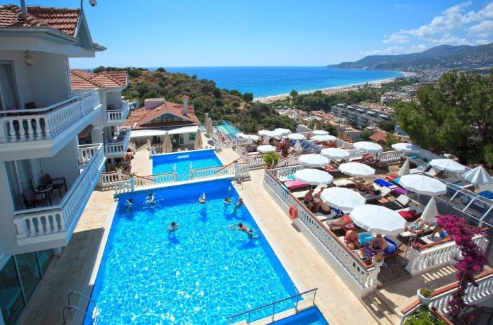 Hotel medencével