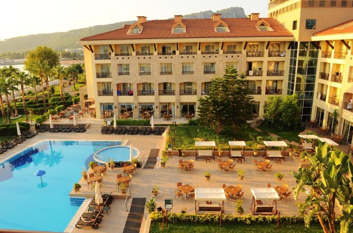Hotel medencével