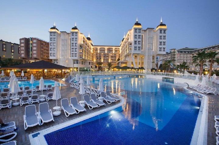 Hotel s bazénem