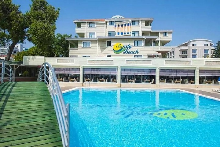 Hotel medencével