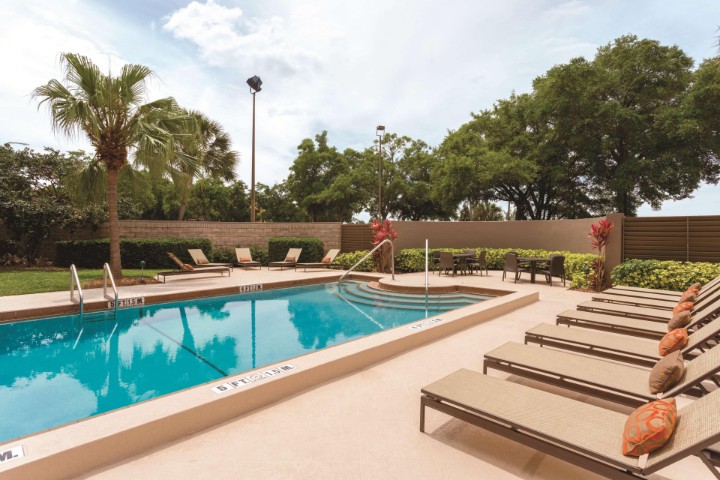Embassy Suites by Hilton Orlando International Drive ICON Park – fotka 2