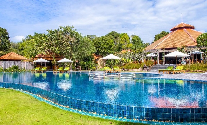 Hotel s bazénem
