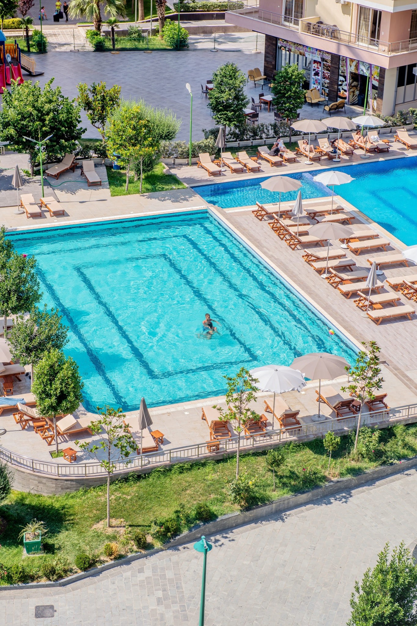 RAFAELO EXECUTIVE HOTEL