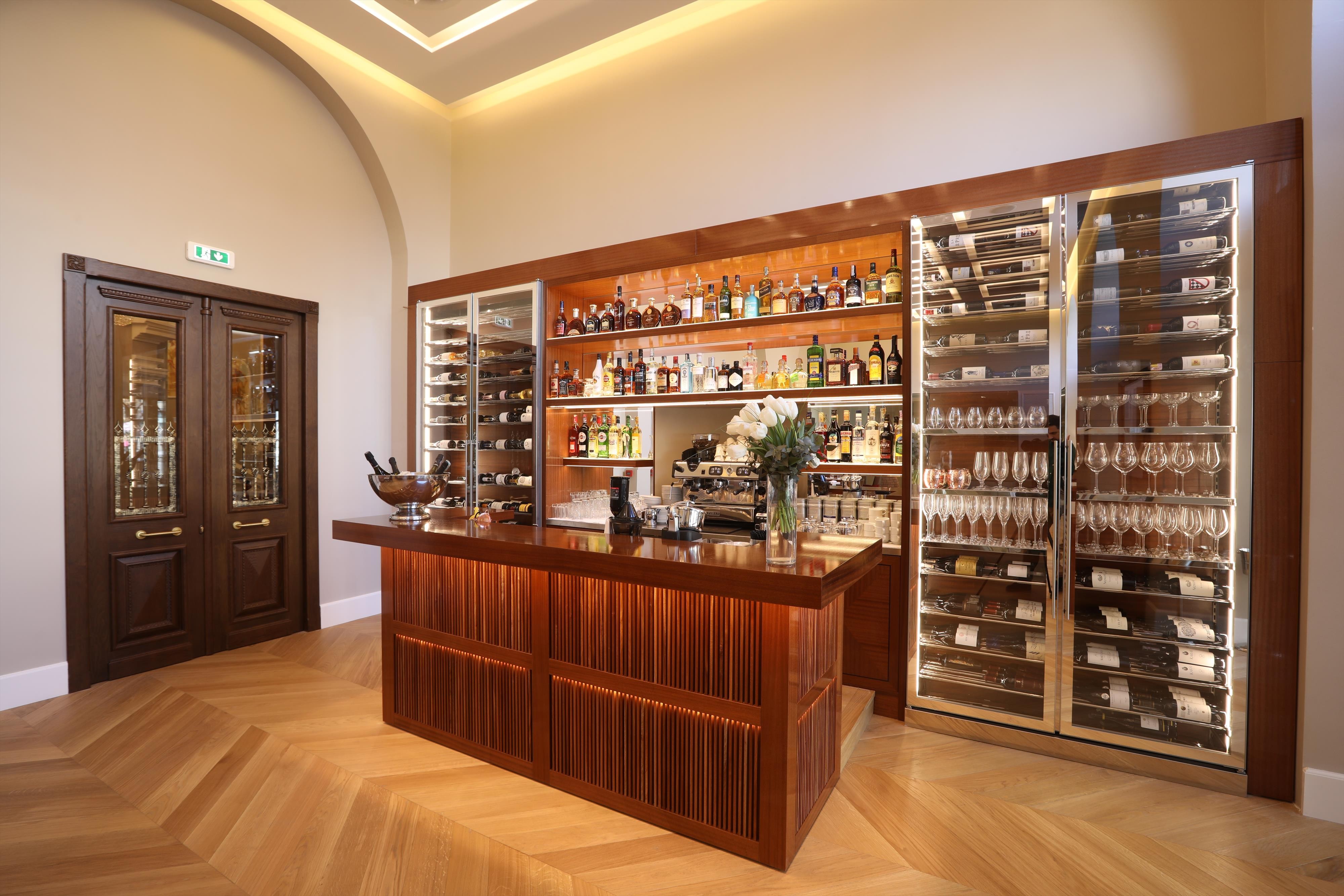 Grand Hotel Yerevan 8