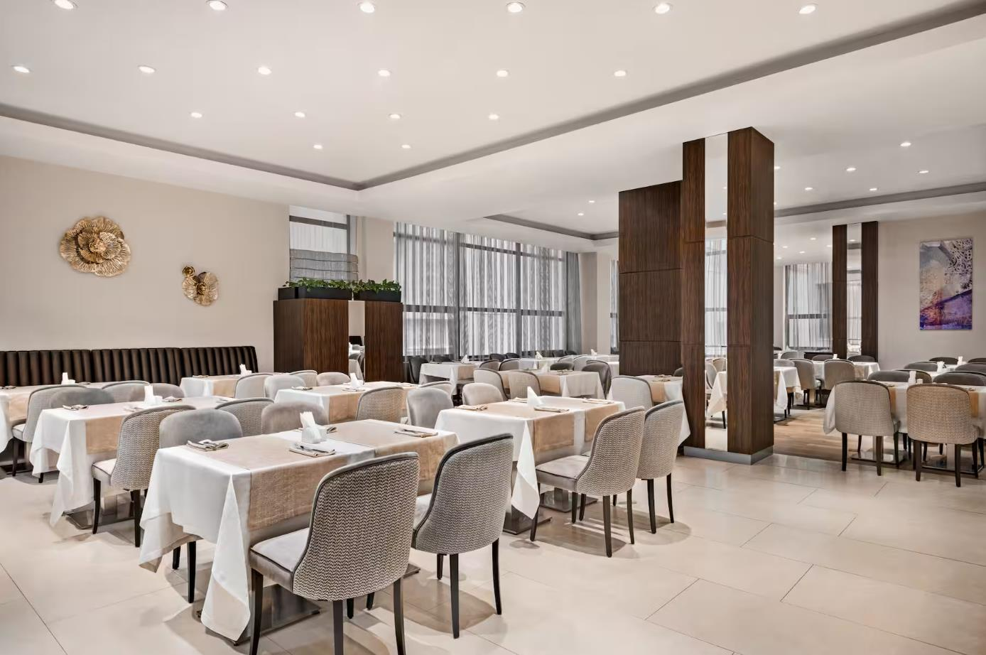 Ramada Hotel & Suites by Wyndham Yerevan 8