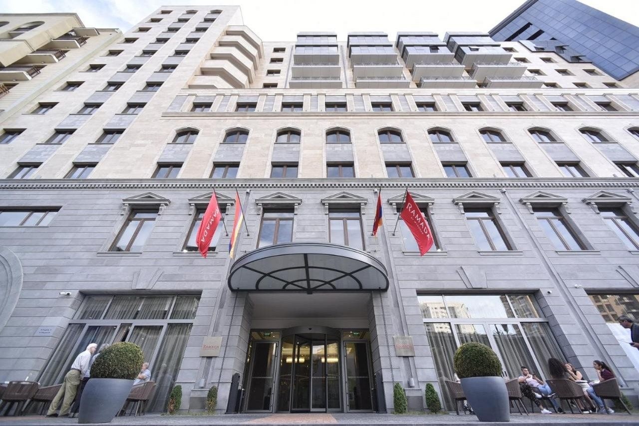 Ramada Hotel & Suites by Wyndham Yerevan 14