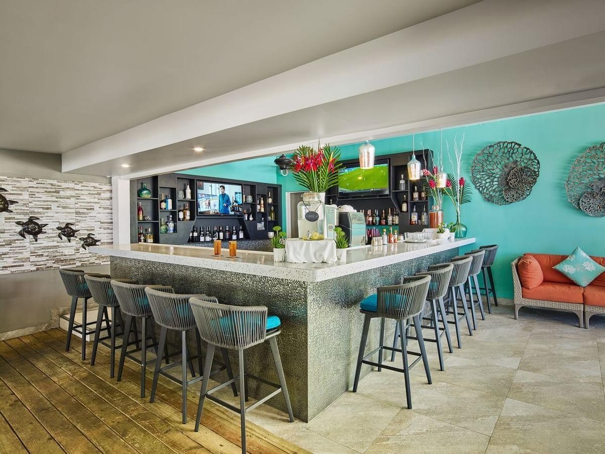 Coconut Court Beach Hotel 9