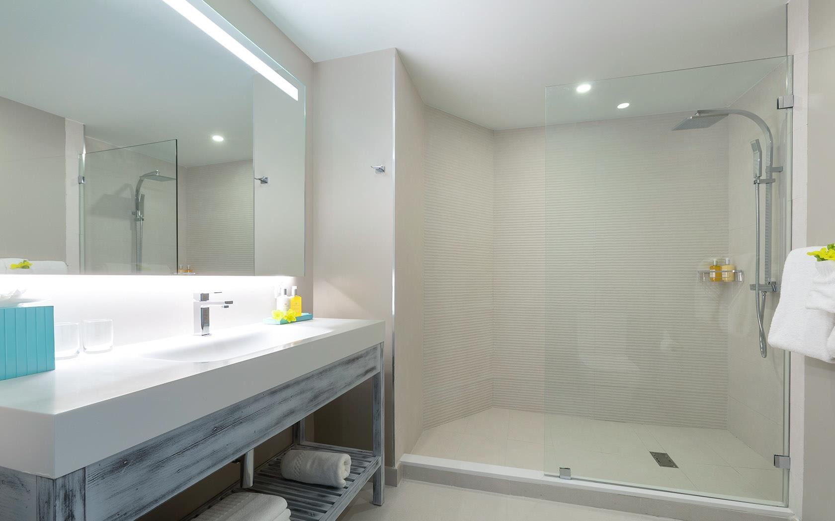 Sea Breeze Beach House 9