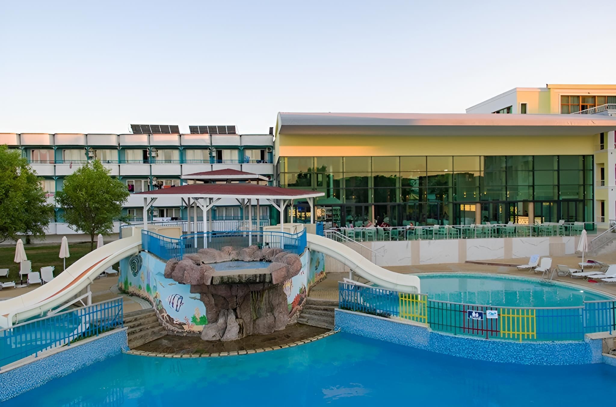 Perla Gold & Luxury 4