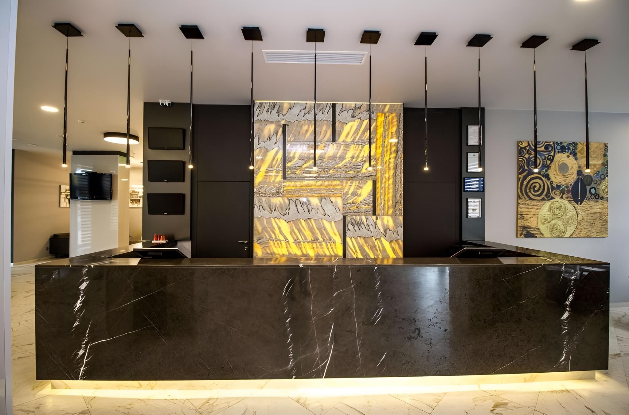 Best Western Plus Premium Inn 10