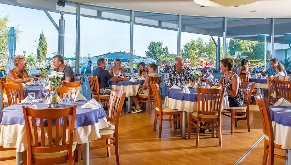 Sentido Neptun Beach 12