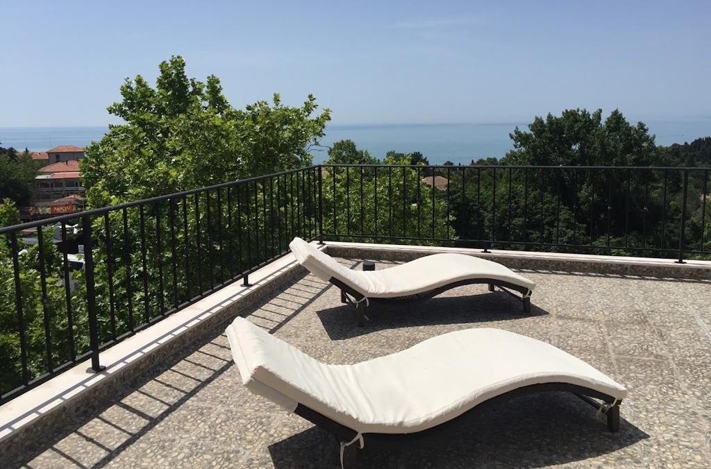 WHITE ROCK CASTLE 14